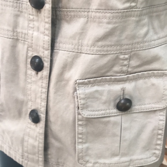 NY&C tan jacket  adorned with buttons size 10. - Picture 2 of 4